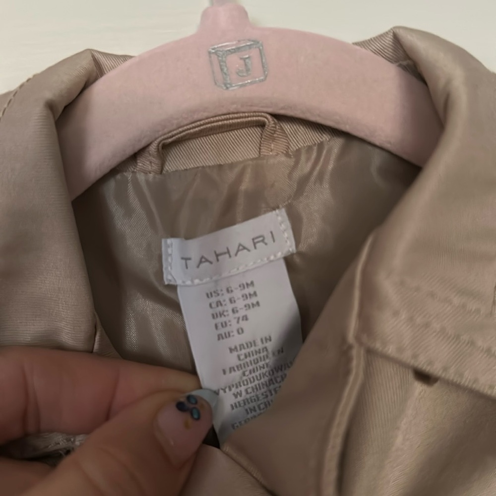 Tahari baby trench size 6-9 mo - Picture 2 of 3